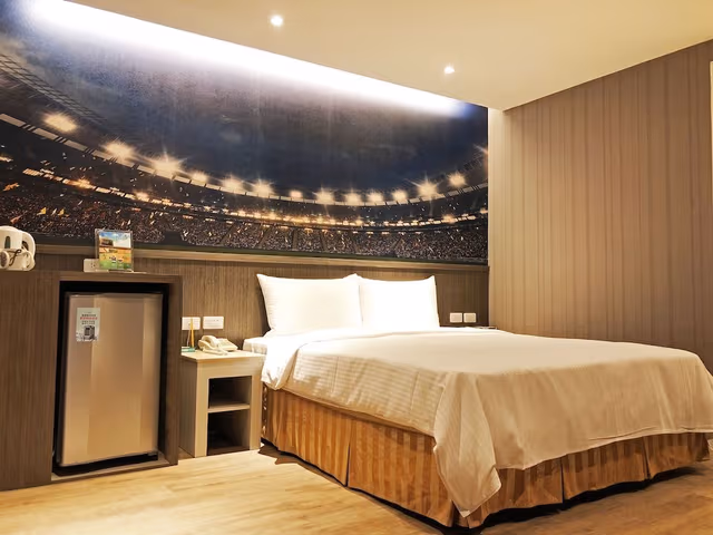 Standard Double Room, No Windows