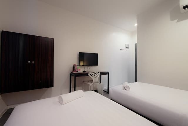 Standard Twin Room
