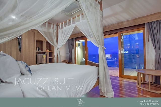 Jacuzzi Suite Ocean View