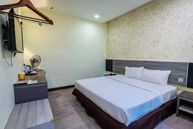 Superior Room, 1 King Bed