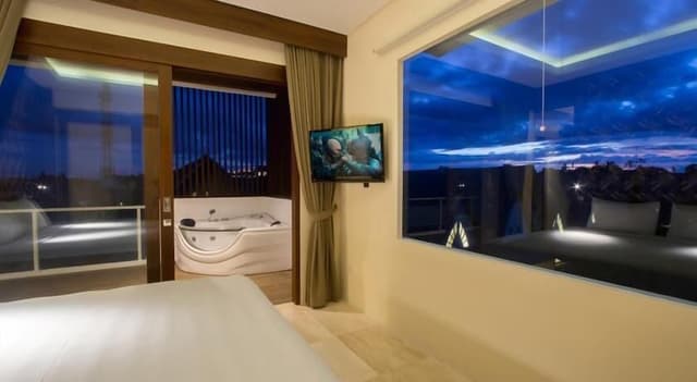 Suite, Jetted Tub (Tokyo)