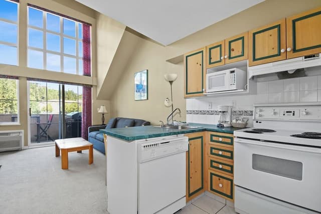 Basic Loft, 1 Queen Bed with Sofa bed, Courtyard Area