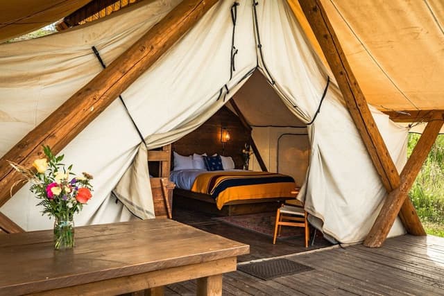 Grand Tent (6-Person Family)