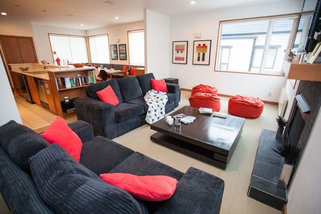 Townhome, 4 Bedrooms