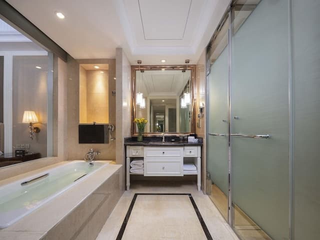 Club Suite, 1 King Bed, Club Lounge Access (Prestige)