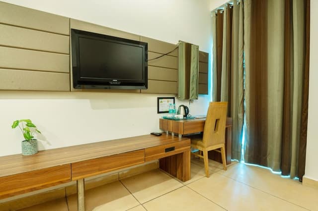 Deluxe Double or Twin Room