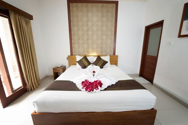 Deluxe Room, 1 Bedroom, Private Bathroom, Poolside