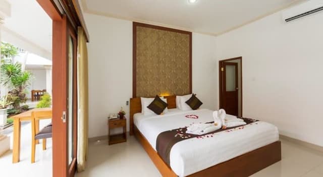 Deluxe Room, 1 Bedroom, Private Bathroom, Poolside