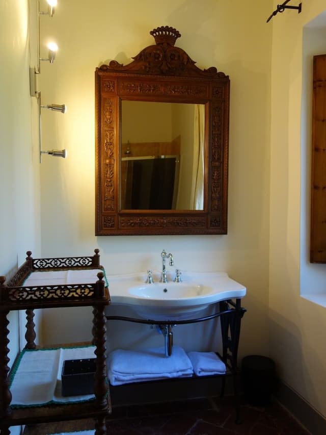 Deluxe Suite, 1 King Bed, Refrigerator, Executive Level