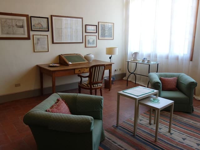 Deluxe Suite, 1 King Bed, Refrigerator, Executive Level