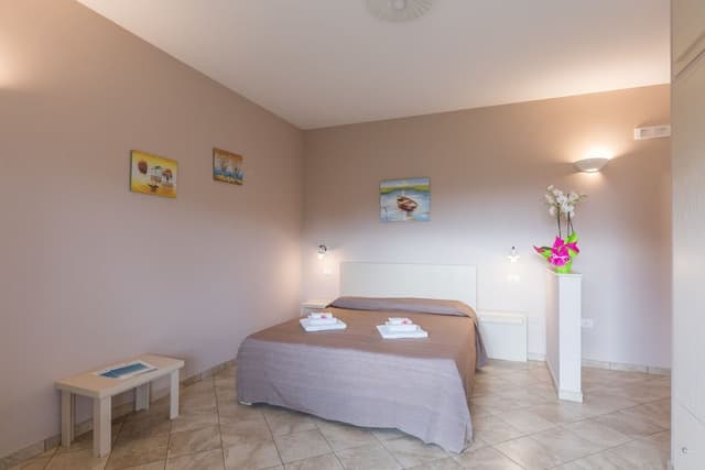 Double Room, 1 Queen Bed, Kitchenette