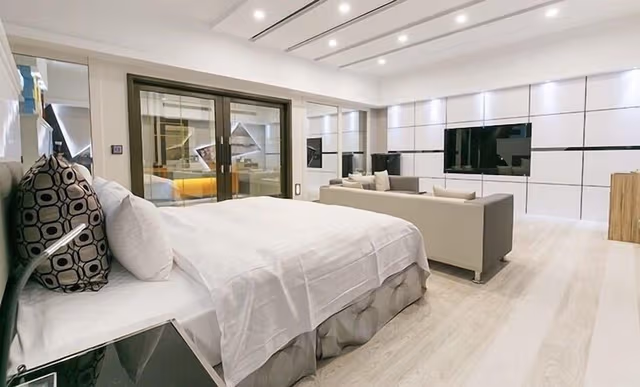 Design Double Room (Run of house, without massage chair)