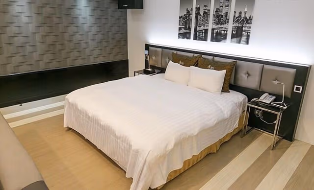 Design Double Room (Run of house, without massage chair)