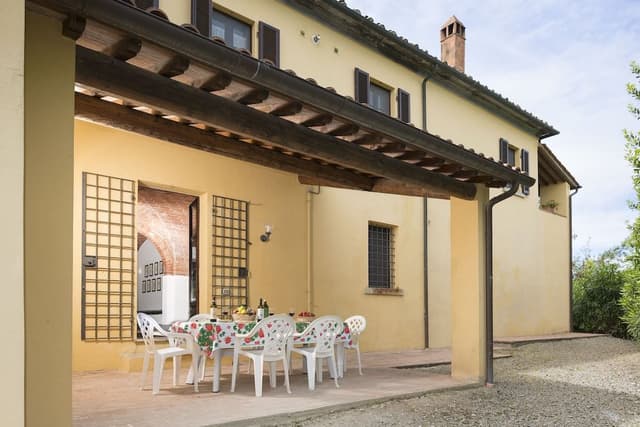 Traditional Apartment, 4 Bedrooms, Patio (N’antia)