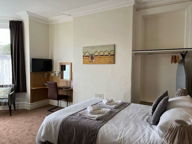 Double Room, 1 King Bed
