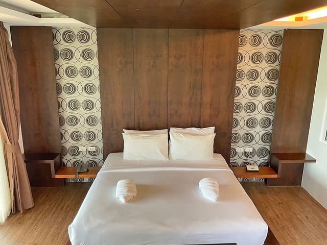 Luxury Double Room, Sea View (4th & 5th Floor)