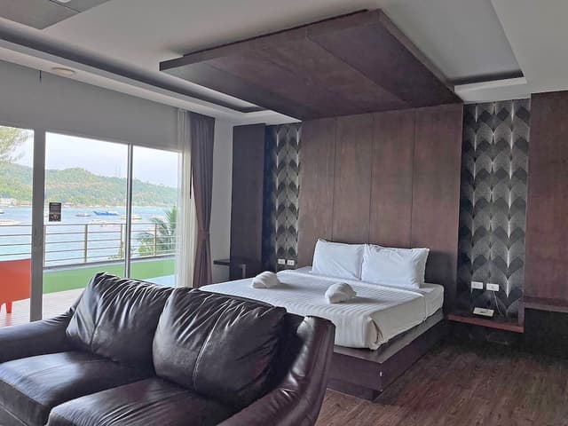 Luxury Double Room, Sea View (4th & 5th Floor)