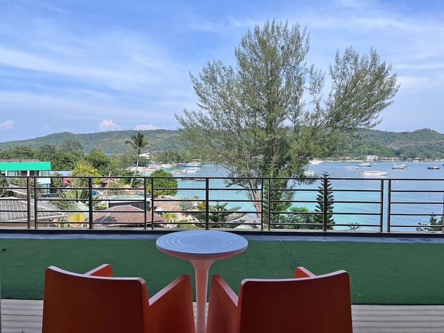 Luxury Double Room, Sea View (4th & 5th Floor)