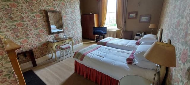 Classic Twin Room