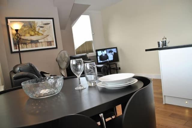 Apartment, 2 Bedrooms (The Courtyard 8)
