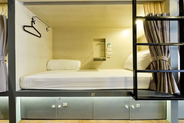 WOMEN ONLY SINGLE BED CUBE