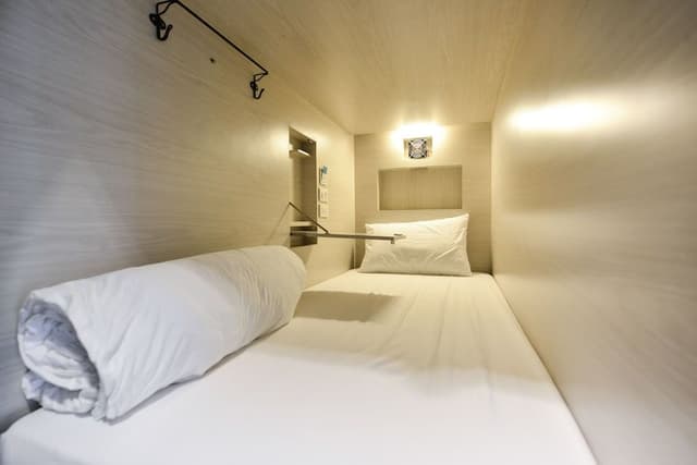 WOMEN ONLY SINGLE BED CUBE