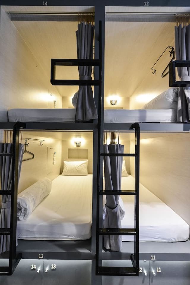WOMEN ONLY SINGLE BED CUBE
