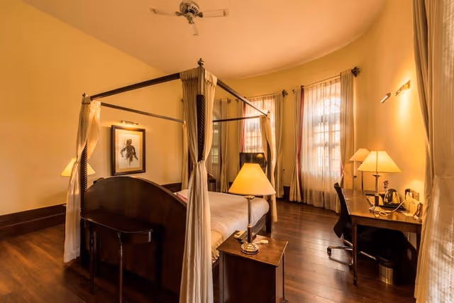 Heritage King Garden View Room with Balcony