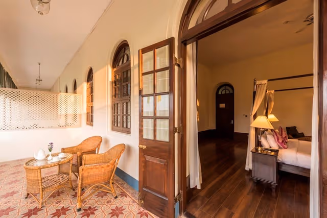 Heritage King Garden View Room with Balcony