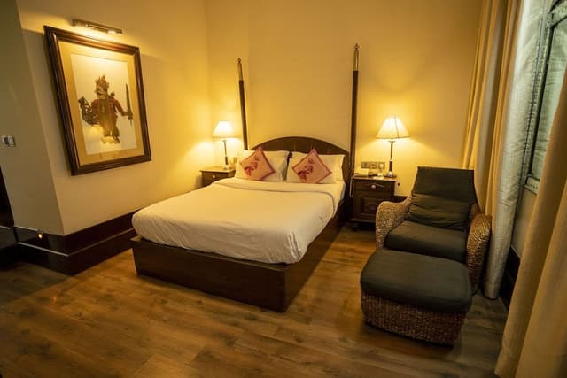Regal Queen Garden View Room with Balcony