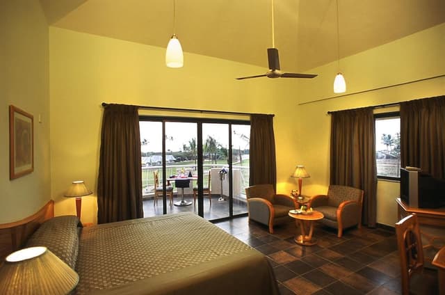 Heritage King Garden View Room with Balcony