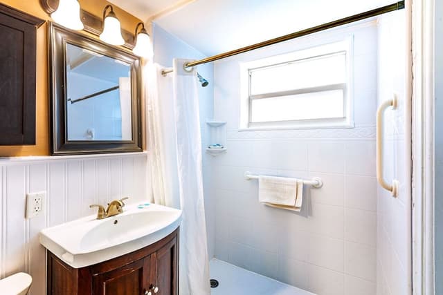 1 Bedroom Aparment, 1 Bath, Pool view