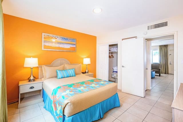 1 Bedroom Aparment, 1 Bath, Pool view