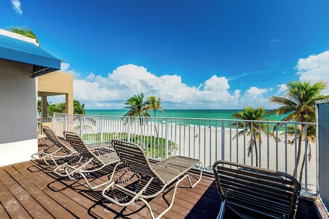 Penthouse 2 Bedroom, 2 Bath
