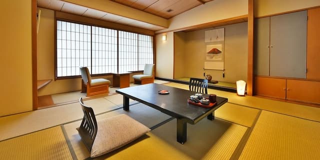 Japanese Room, Akari