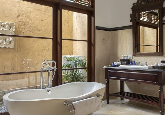 Royal Suite, Garden View