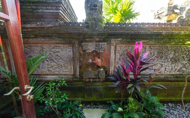 Puri Taman Sukawati Room
