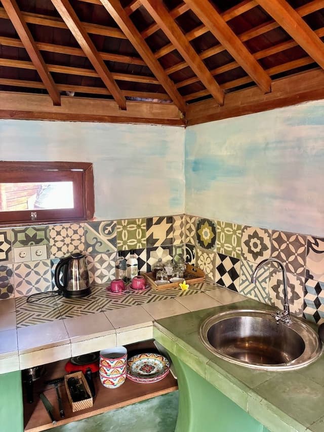 Traditional Bungalow, Kitchen, Pool View
