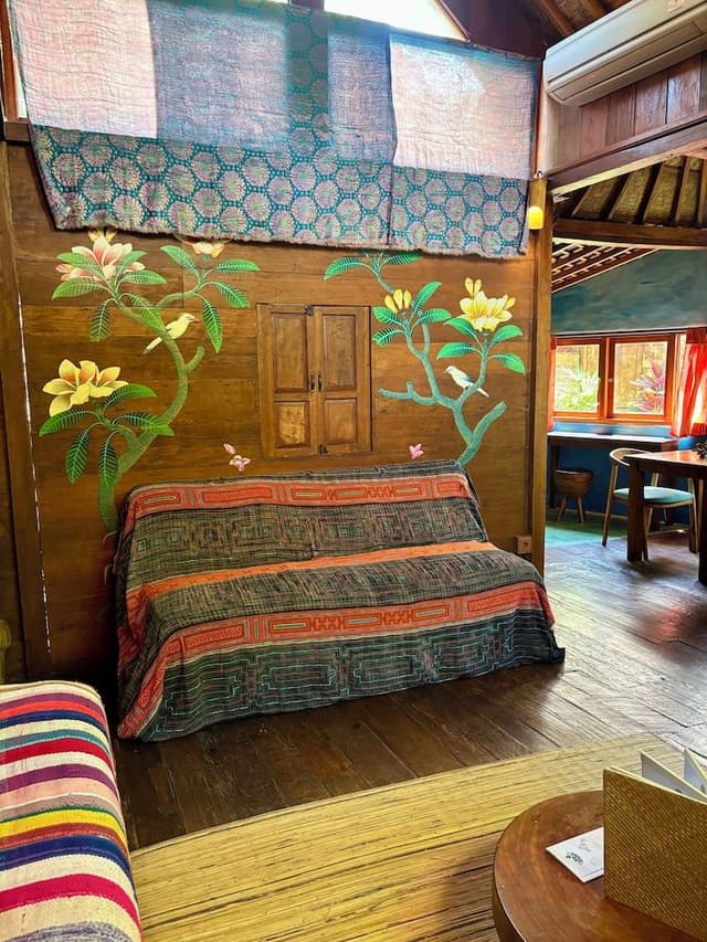 Traditional Bungalow, Kitchen, Pool View