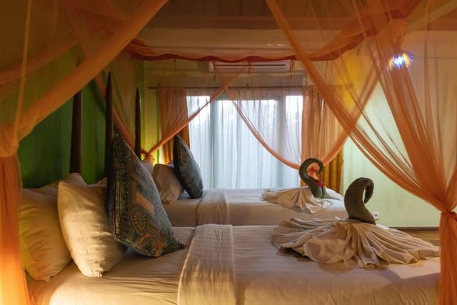 Deluxe Villa, 2 Bedrooms, Bathtub, Pool View