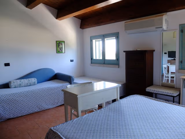 Quadruple Room, 1 Bedroom, Pool View