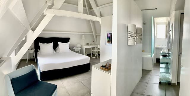 Atelier Room 7