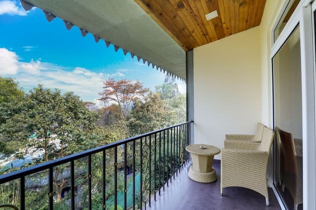 Family Mountain View Room with Private Balcony