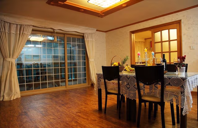 Family Room (25 PY)