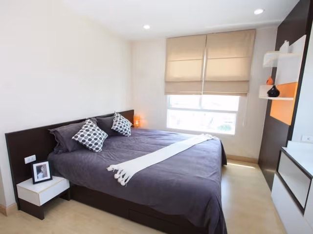 Room, 2 Bedrooms