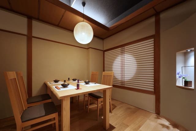 Royal Room (Quadruple Use)
