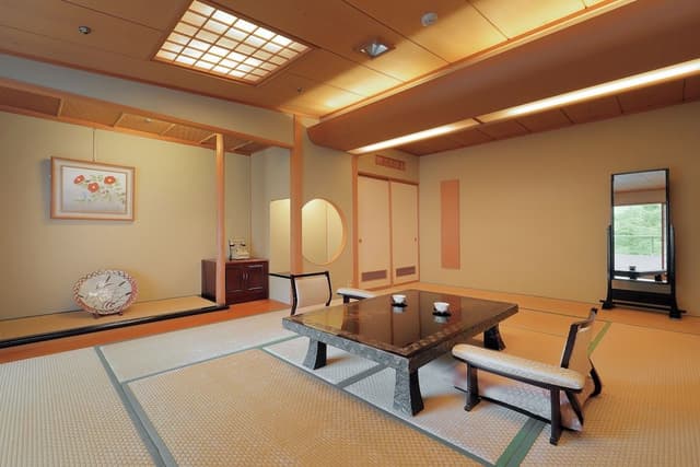 Royal Room (Quadruple Use)