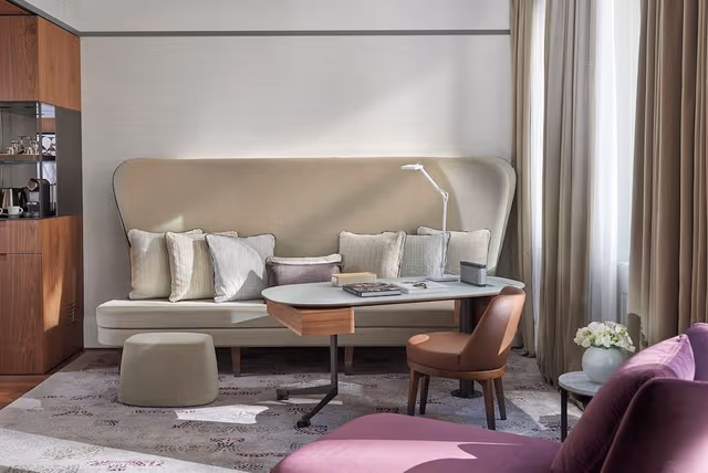 Suite, 1 King Bed (Milano)