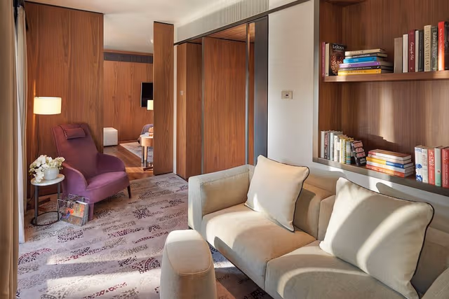 Suite, 1 King Bed (Milano)
