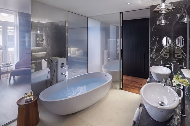 Suite, 1 King Bed (Milano)